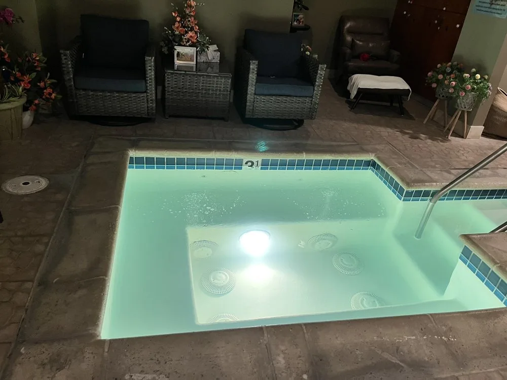Private jacuzzi suite
